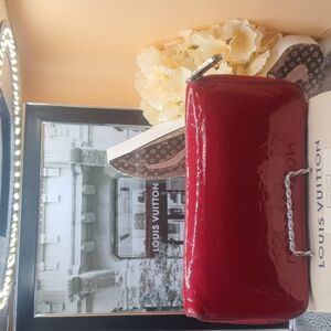 🌳LOUIS VUITTON VERNIS MONOGRAM WALLET 🌸-GUC-